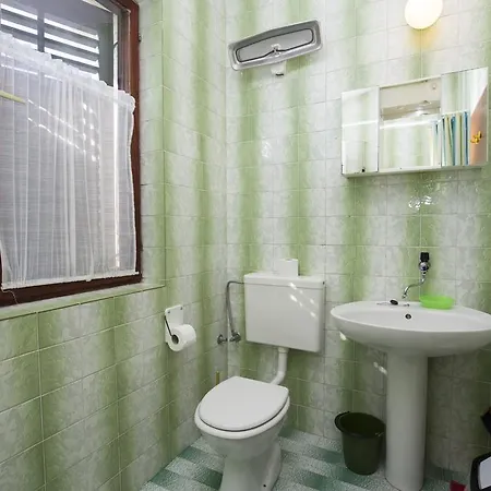 Ivka 2402 Apartment Malinska