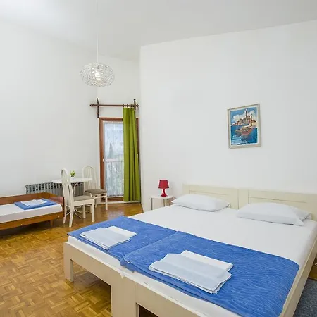 Apartment Ivka 2402 *