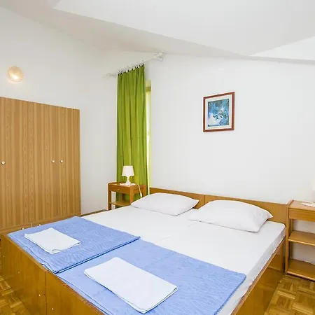 Ivka 2402 Apartment
